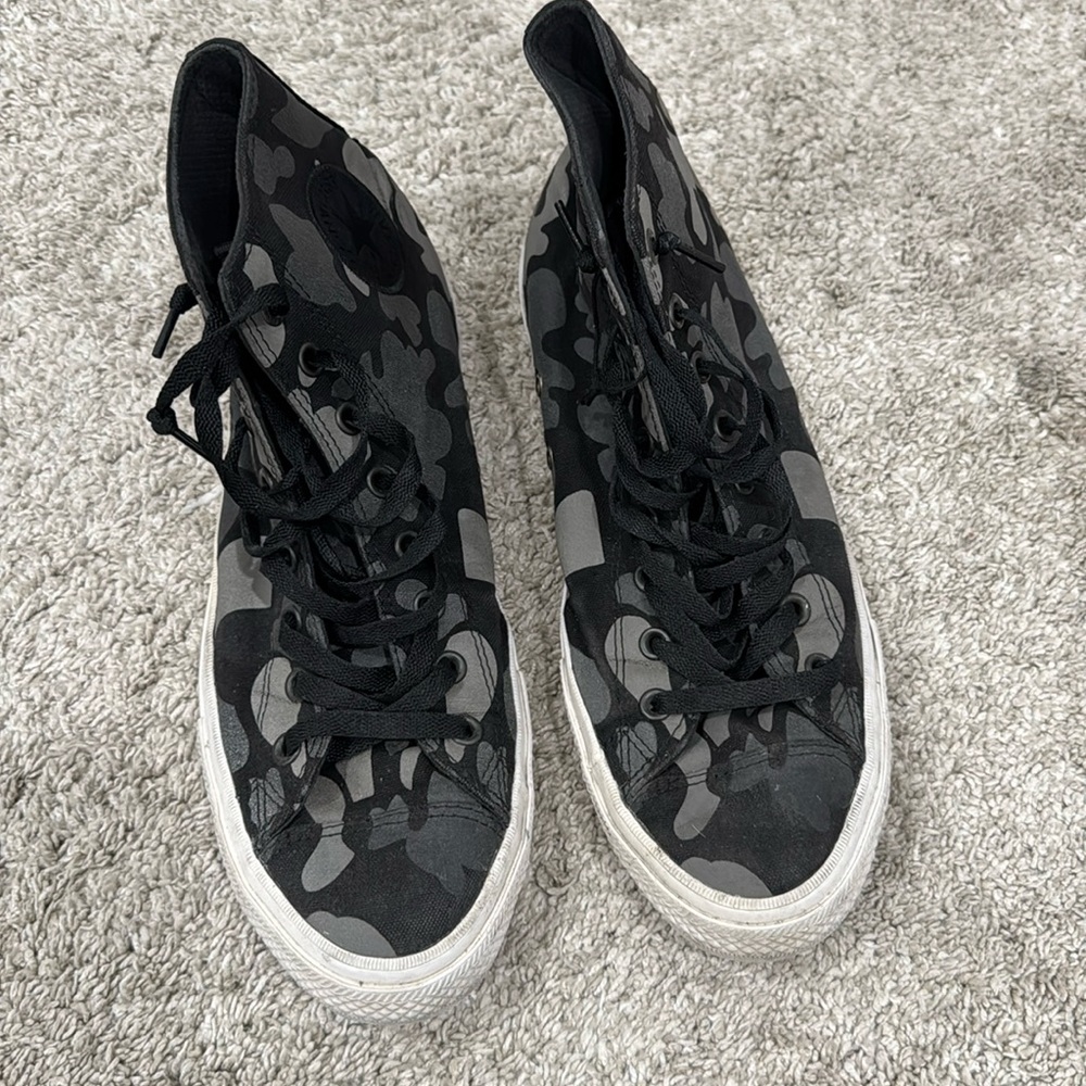 Converse print high tops